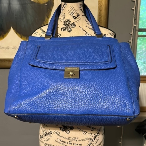 kate spade Handbags - Huge Kate Spade purse. About 15.5 inches wide and about 12 inches tall Blue
